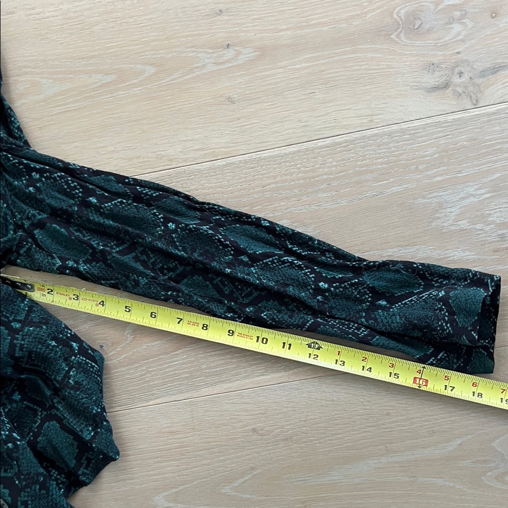 ZARA Green Black snakeskin patterned Button Down Shirt - Picture 13 of 17